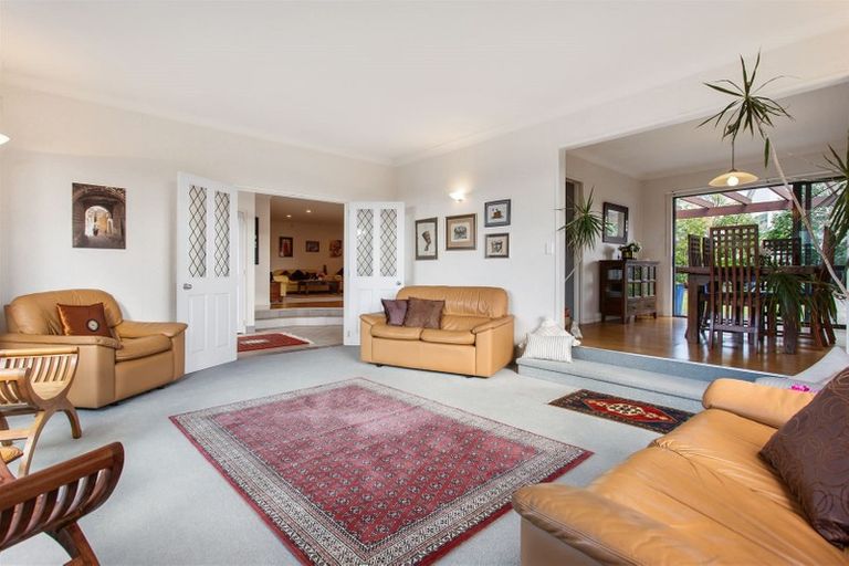 Photo of property in 89 Marina View Drive, West Harbour, Auckland, 0618