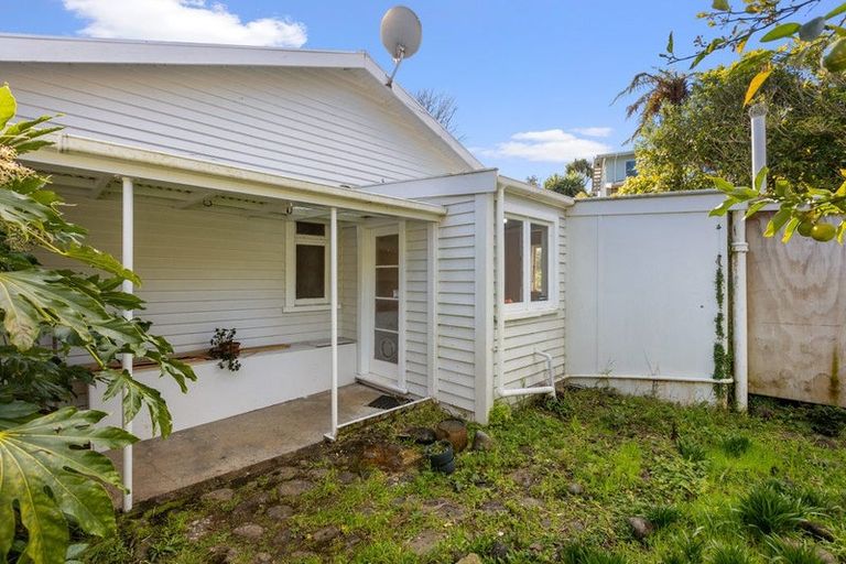 Photo of property in 176 Huatoki Street, Upper Vogeltown, New Plymouth, 4310