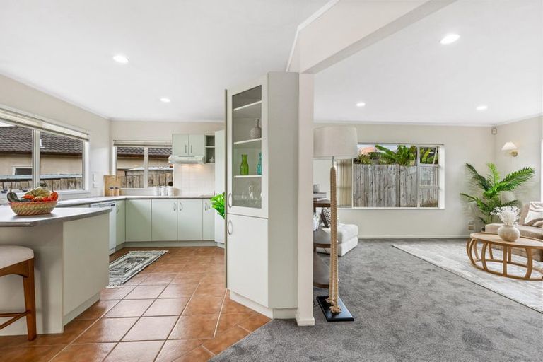 Photo of property in 13 Ginders Drive, Massey, Auckland, 0614