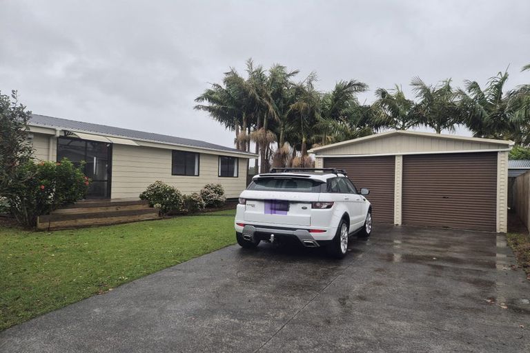 Photo of property in 1/26 Compass Place, Te Atatu Peninsula, Auckland, 0610