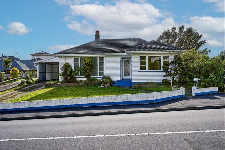 Photo of property in 6 Cunliffe Street, Johnsonville, Wellington, 6037