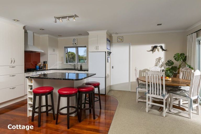 Photo of property in 76 Muriwai Road, Muriwai, 0881