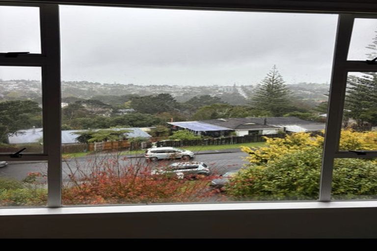Photo of property in 15 Noeleen Street, Glenfield, Auckland, 0629