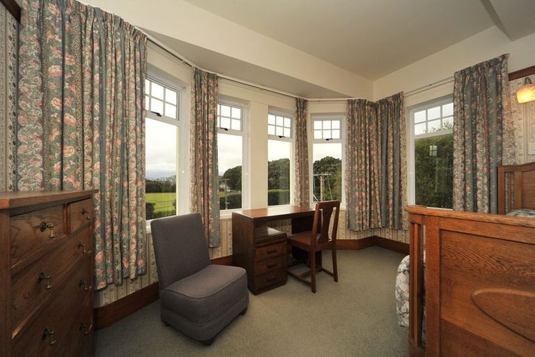 Photo of property in Chevening Flats, 90 Salamanca Road, Kelburn, Wellington, 6012