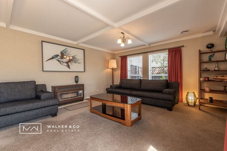 Photo of property in 16 Sunbrae Drive, Silverstream, Upper Hutt, 5019