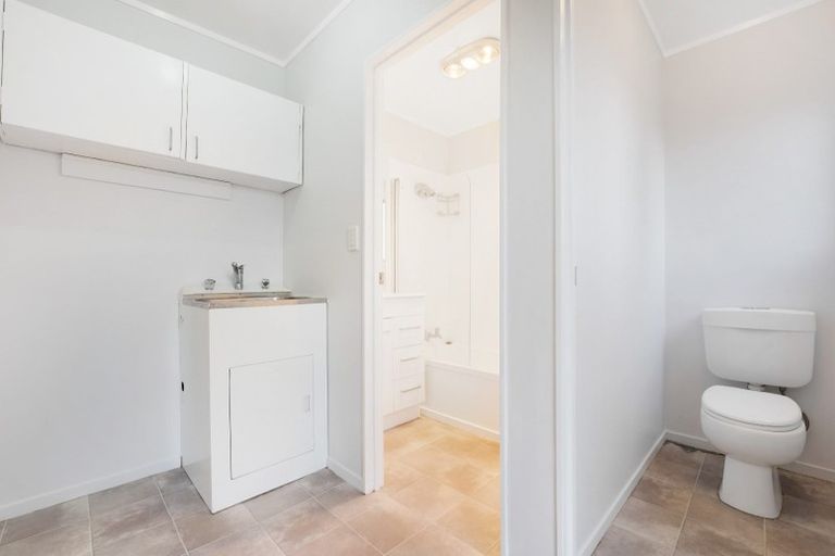 Photo of property in 1/2 Woodside Road, Manurewa, Auckland, 2102