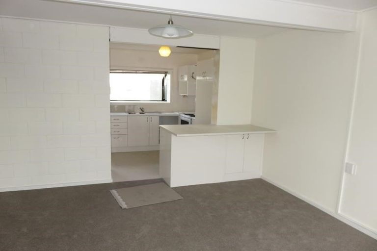 Photo of property in Lynbrae Court Flats, 21/4 Dr Taylor Terrace, Johnsonville, Wellington, 6037