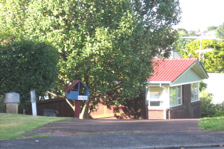 Photo of property in 25 Welland Place, Hillcrest, Auckland, 0627