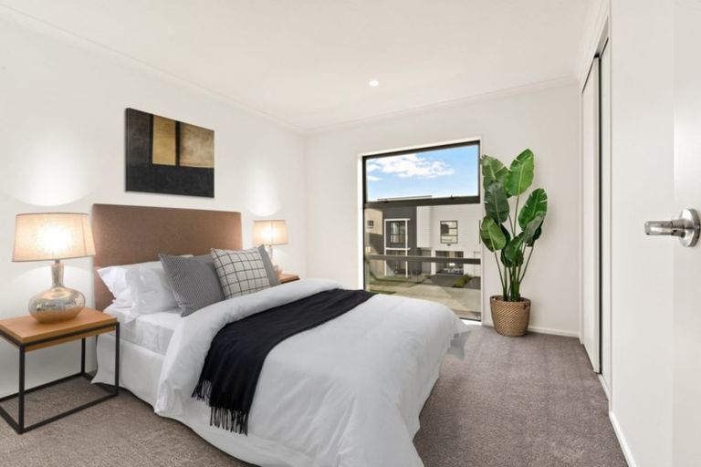 Photo of property in 21 Vincent Mcgrath Crescent, Swanson, Auckland, 0614