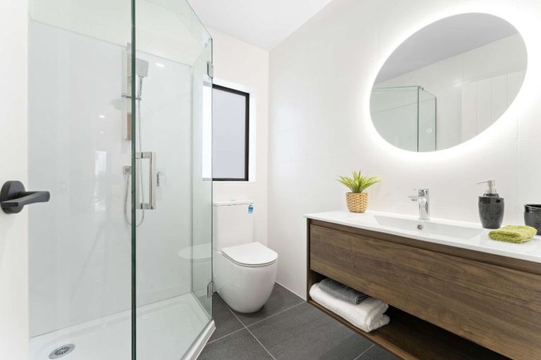 Photo of property in 305a Albany Highway, Rosedale, Auckland, 0632