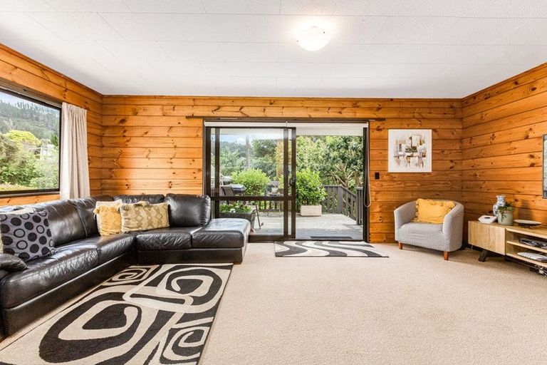 Photo of property in 17 Forest Road, Pinehaven, Upper Hutt, 5019