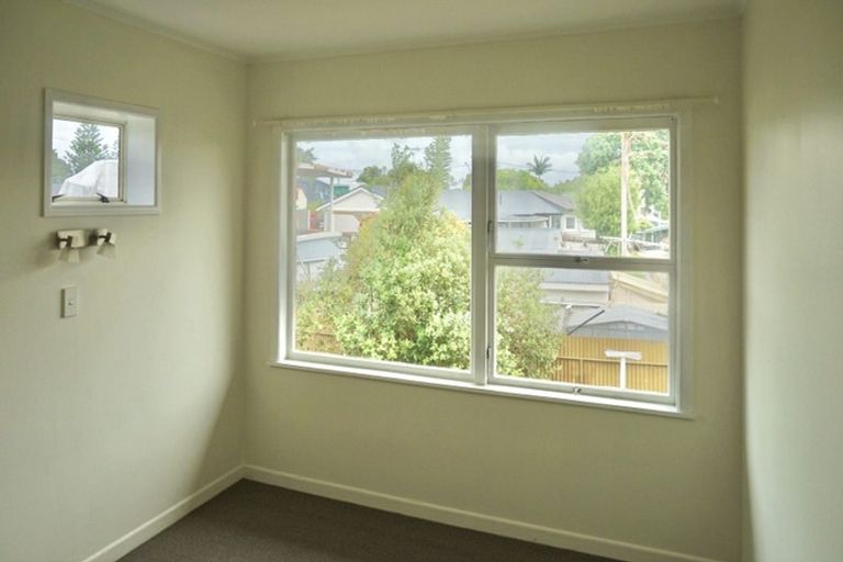 Photo of property in 97 Clovelly Road, Bucklands Beach, Auckland, 2012