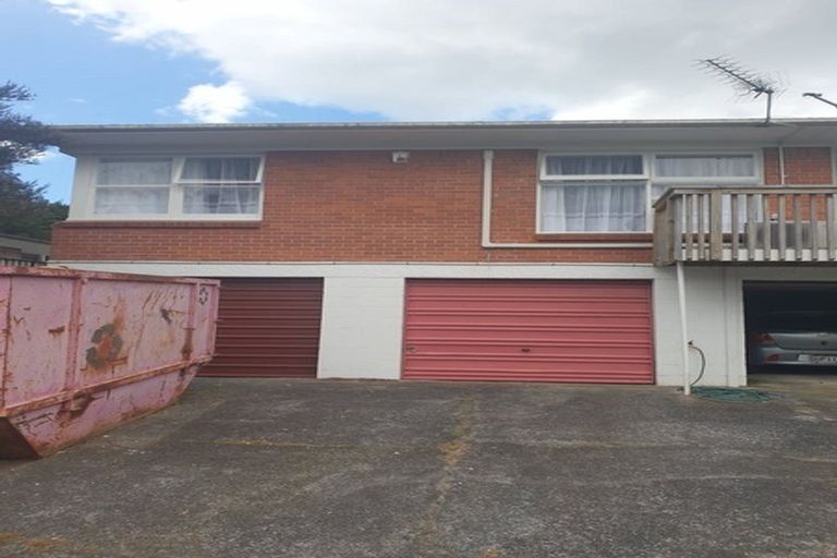 Photo of property in 12 Walpole Avenue, Hillpark, Auckland, 2102