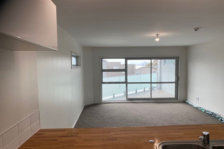 Photo of property in 2/270 Onewa Road, Birkenhead, Auckland, 0626