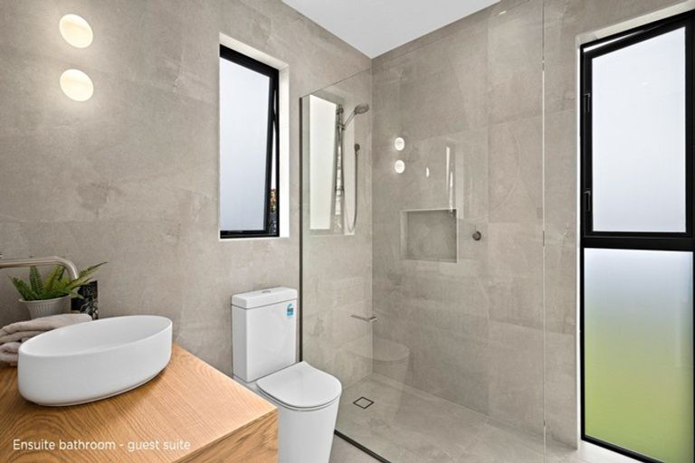 Photo of property in 14 Ida Way, Omaha, 0986