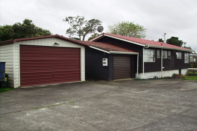 Photo of property in 17 Mannering Place, Hillcrest, Auckland, 0627