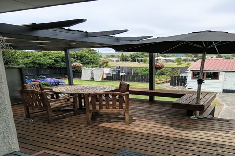 Photo of property in 44 Dickson Road, Papamoa Beach, Papamoa, 3118