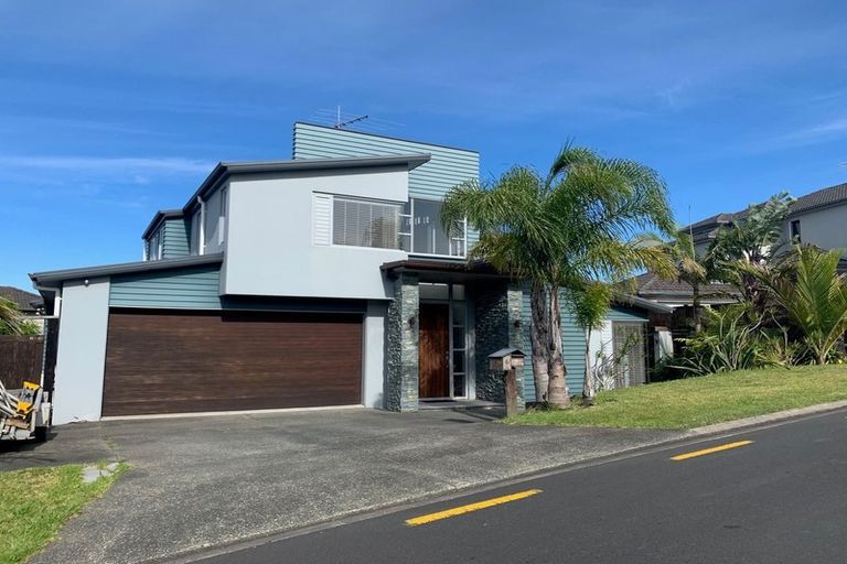 Photo of property in 6 Kouras Place, Flat Bush, Auckland, 2016