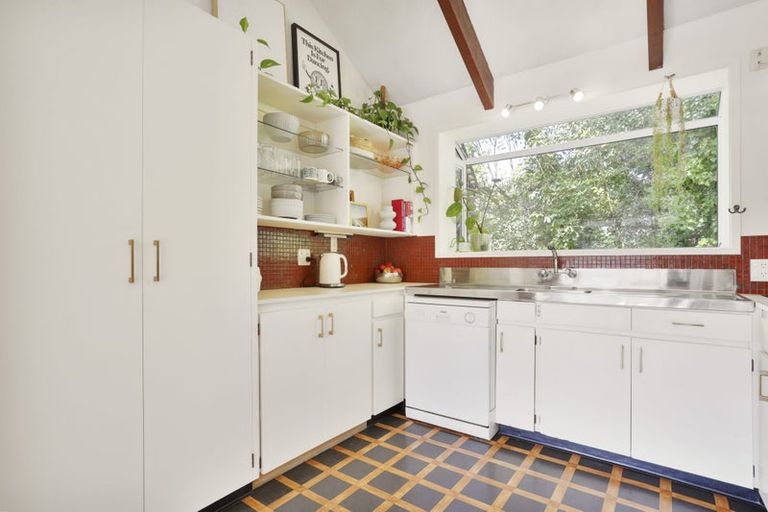 Photo of property in 2/38a Greers Road, Burnside, Christchurch, 8041