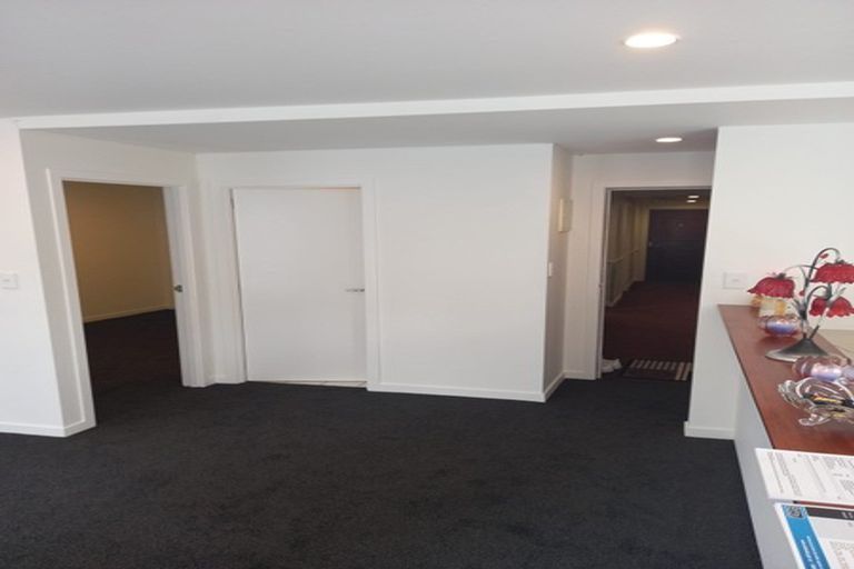 Photo of property in Terrace Heights Apartments, 2a/163 The Terrace, Wellington Central, Wellington, 6011