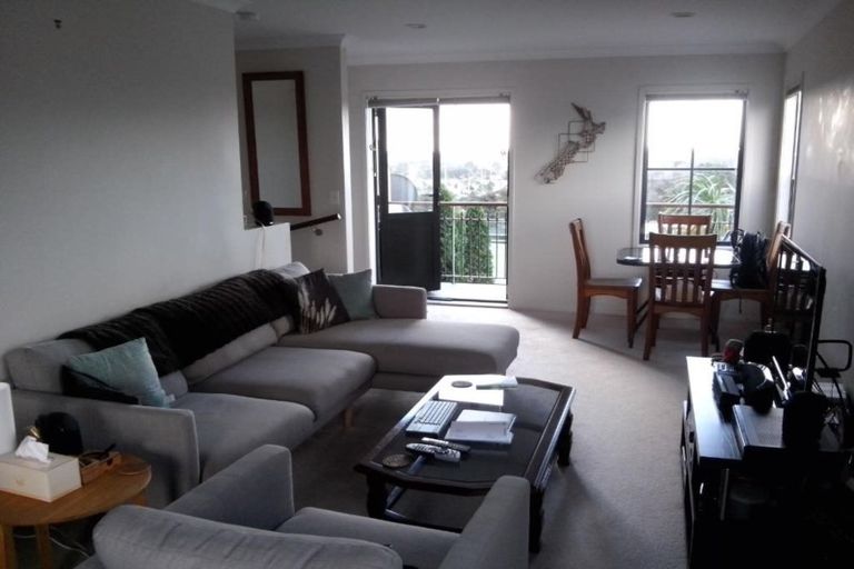 Photo of property in 11/97b Mokoia Road, Birkenhead, Auckland, 0626