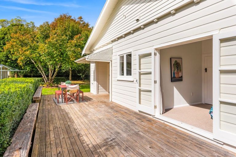 Photo of property in 435 Tararua Road, Levin, 5571