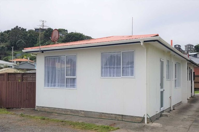 Photo of property in 15a Naumai Place, Spotswood, New Plymouth, 4310