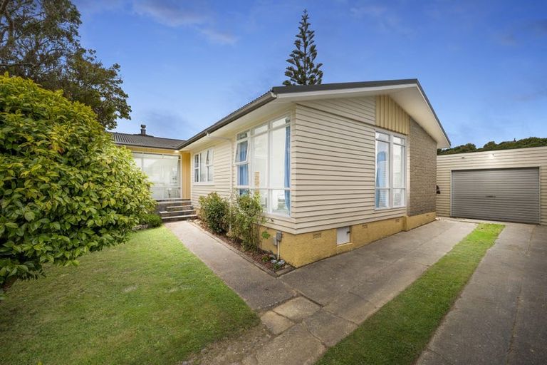 Photo of property in 34 Silverbirch Grove, Churton Park, Wellington, 6037