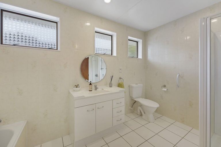Photo of property in 23 Montana Road, Totara Park, Upper Hutt, 5018