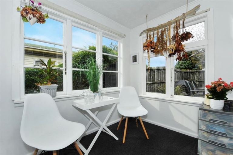 Photo of property in 8 Wainoni Road, Wainoni, Christchurch, 8061