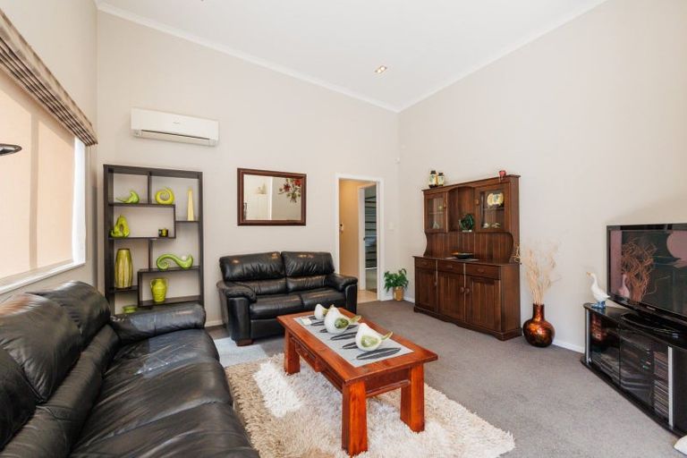 Photo of property in 10 Galea Grove, Kelvin Grove, Palmerston North, 4414