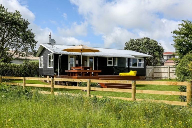 Photo of property in 2/19 Carthew Street, Okato, 4335