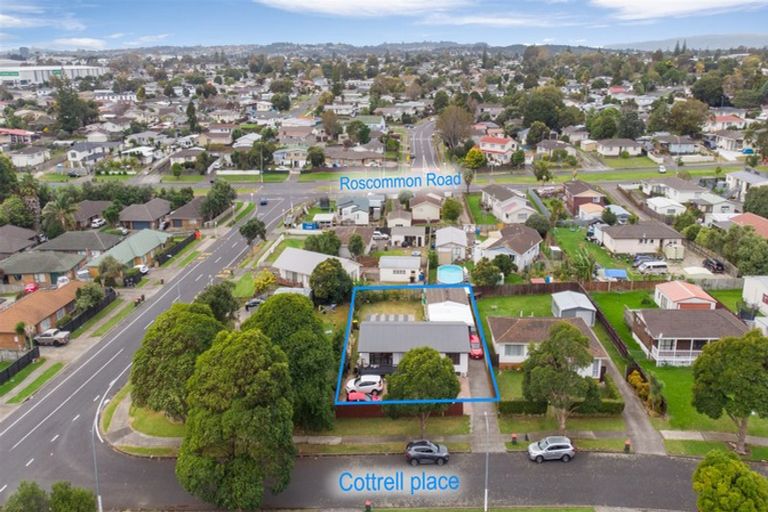 Photo of property in 4 Cottrell Place, Clendon Park, Auckland, 2103