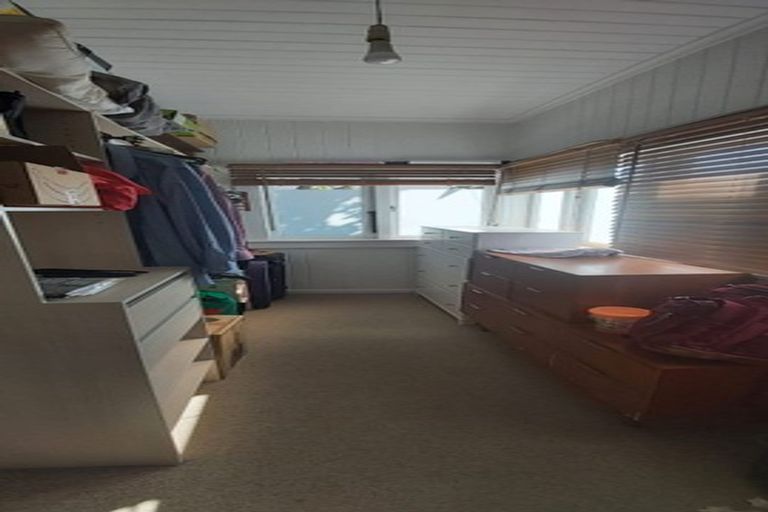 Photo of property in 9 Birkley Road, Bayswater, Auckland, 0622