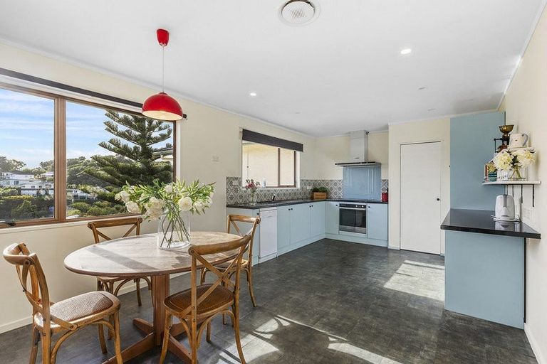 Photo of property in 11 The Anchorage, Whitby, Porirua, 5024