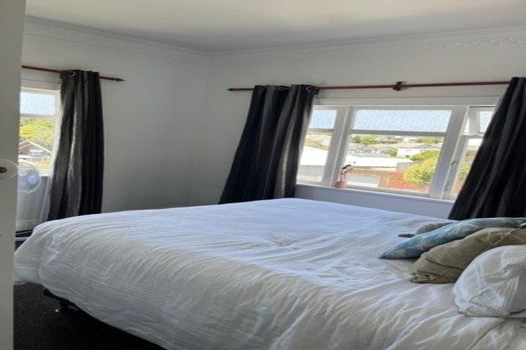 Photo of property in 8 Helen Street, Brooklyn, Wellington, 6021