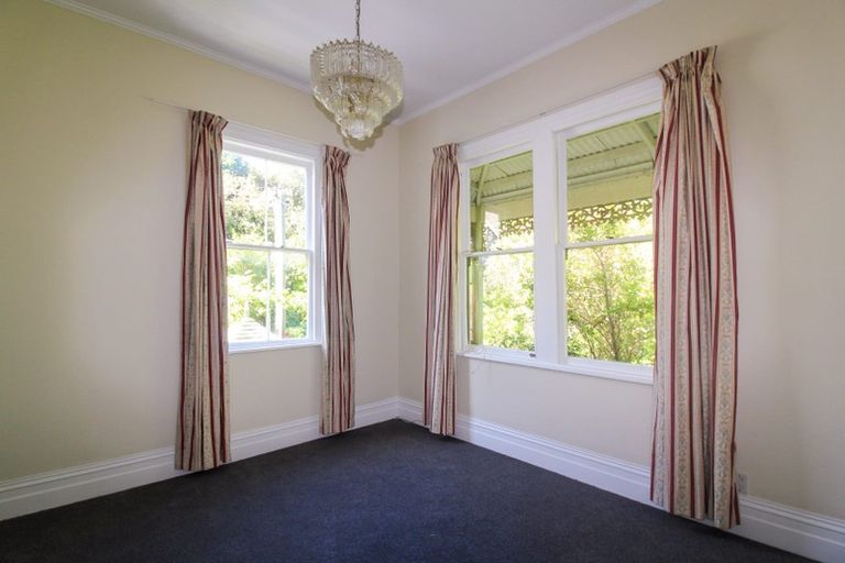 Photo of property in 14a Kelburn Parade, Kelburn, Wellington, 6012