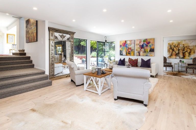 Photo of property in 9 Ramoana Mews, Shelly Park, Auckland, 2014