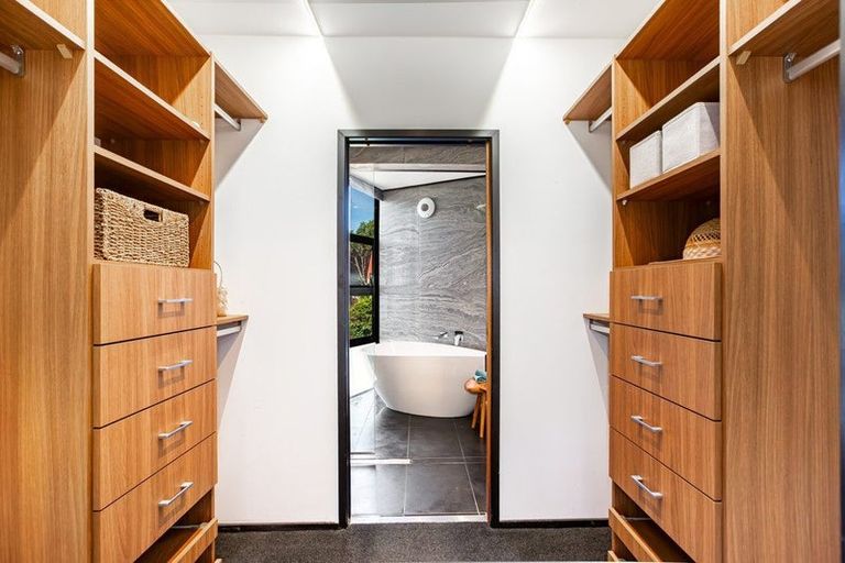 Photo of property in 377a Karaka Bay Road, Karaka Bays, Wellington, 6022