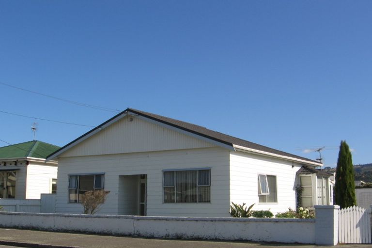 Photo of property in 27 Plunket Avenue, Petone, Lower Hutt, 5012