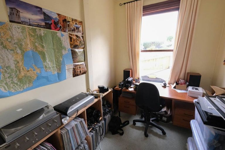 Photo of property in 21 Harland Street, Brooklyn, Wellington, 6021