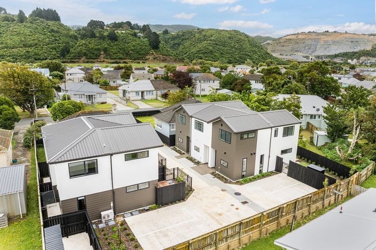 Photo of property in 22 Pearce Crescent, Taita, Lower Hutt, 5011