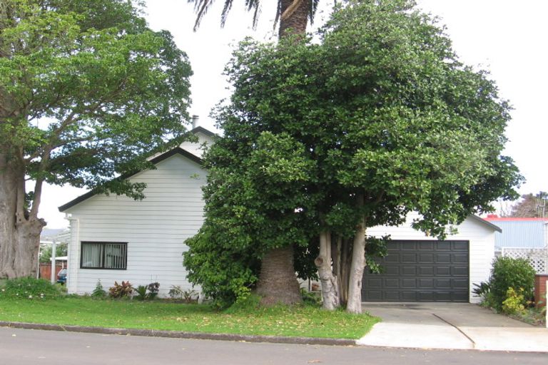 Photo of property in 12a Aubrey Street, Regent, Whangarei, 0112