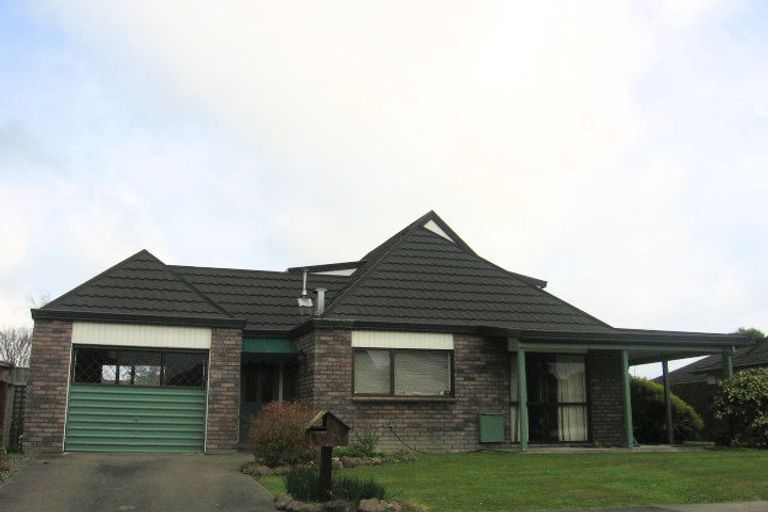 Photo of property in 2 Baton Place, Highbury, Palmerston North, 4412