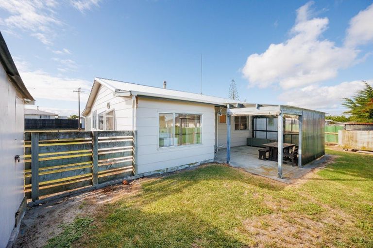 Photo of property in 4 Te Awa Street, Foxton Beach, Foxton, 4815
