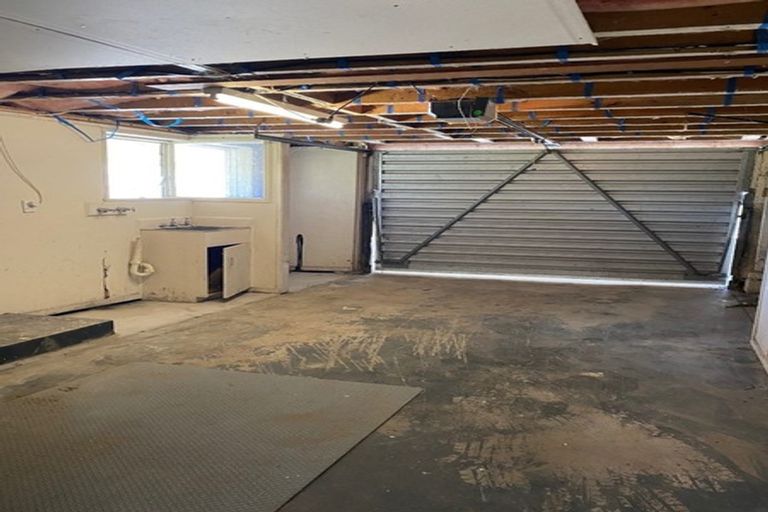 Photo of property in 1/29 Ridgewood Crescent, Birkenhead, Auckland, 0626