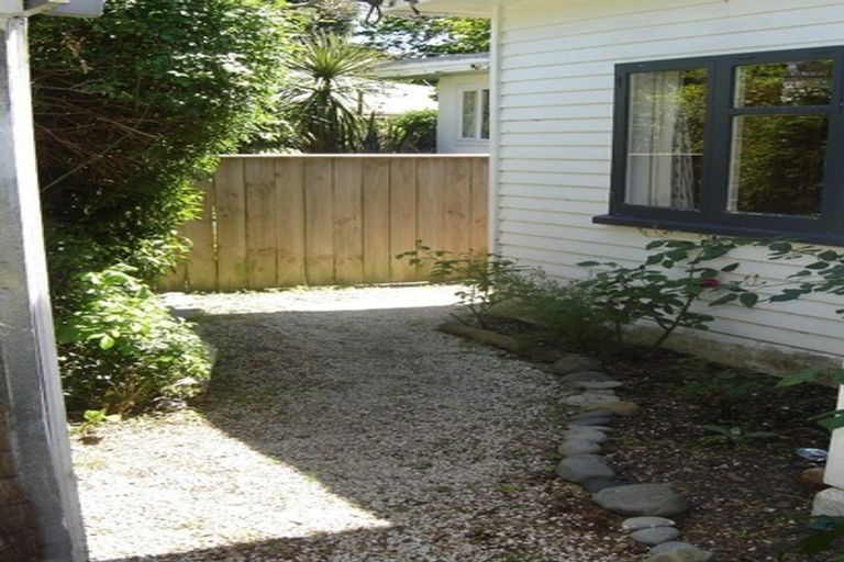 Photo of property in 8 Hinau Street, Eastbourne, Lower Hutt, 5013