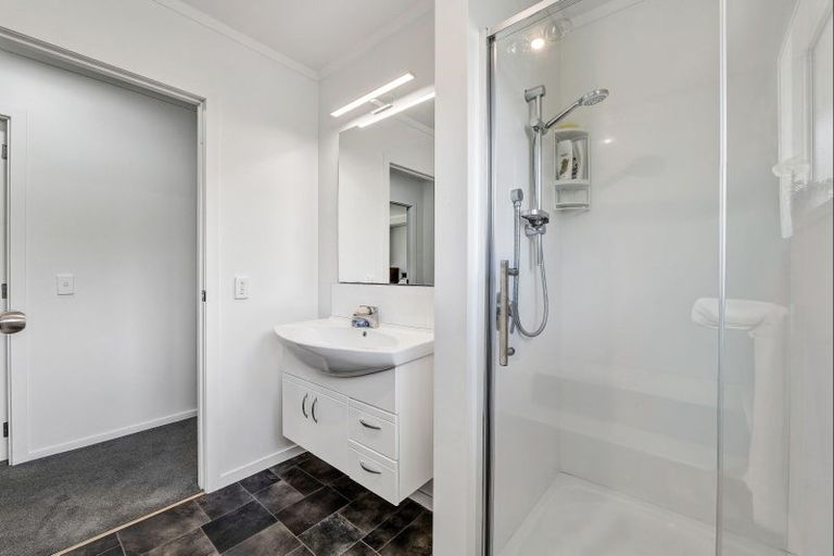 Photo of property in 6a Shaldon Crescent, Blagdon, New Plymouth, 4310