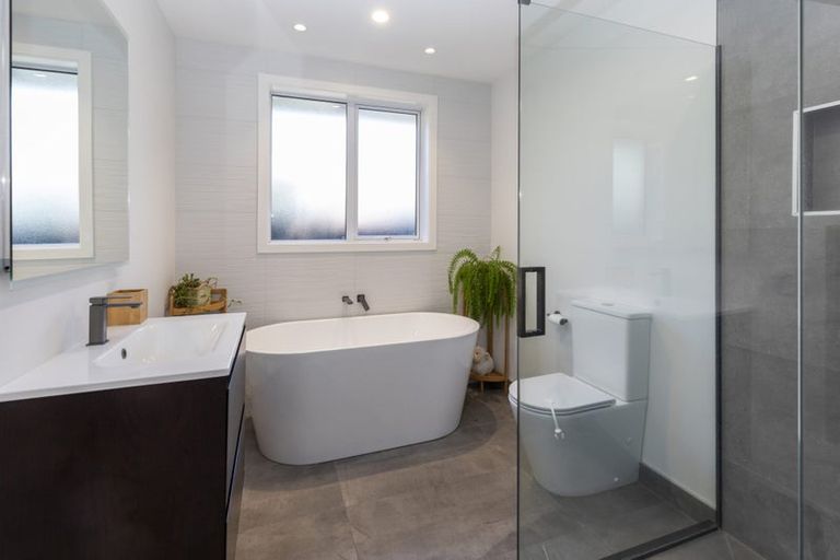 Photo of property in 11 Croziers Road, St Albans, Christchurch, 8052