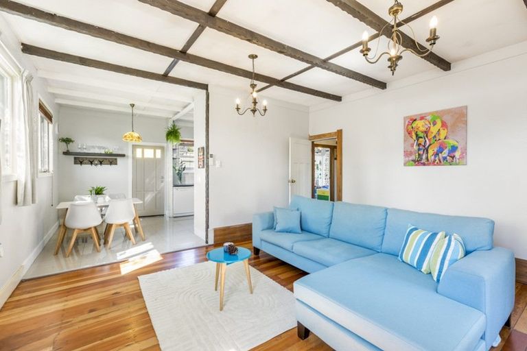 Photo of property in 2/22 Clayburn Road, Glen Eden, Auckland, 0602